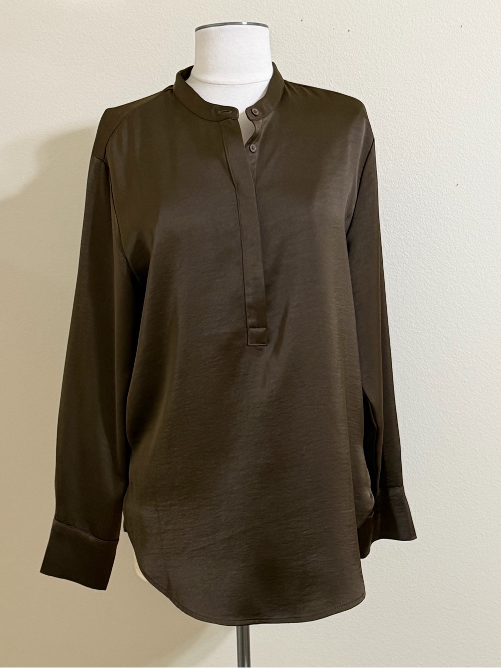 BANANA REPUBLIC Olive Brown Satin Popover Qtr Button Mandarin Collar Tunic Top